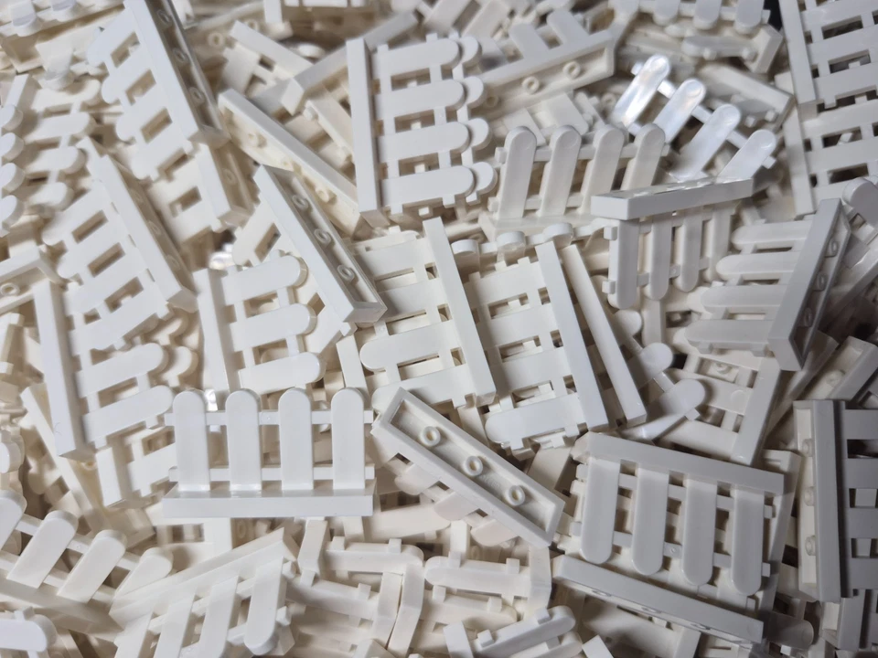 Lego 33303 Fence 1x4x2 Paled (Picket) White Pack of 20 BRAND NEW.
