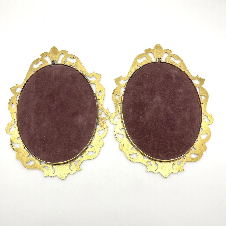 Juego de 2 marcos de fotos ovalados ornamentados de colección con pergaminos ornamentados en tono dorado Foto 3 de 4