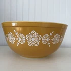 Vintage PYREX “Butterfly Gold” #403 2.5 Qt Mixing Bowl Made In USA