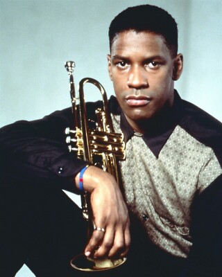 Denzel Washington portrait holding trumpet 1990 Mo' Better Blues 4x6 inch photo