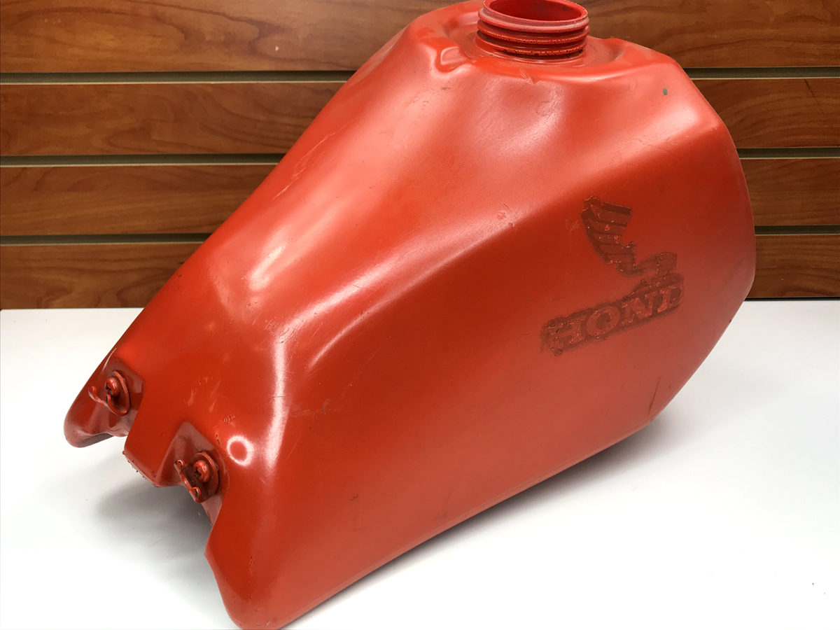81 82 Honda XR 250 500 XR250 XR500 OEM Gas Fuel Tank Canister
