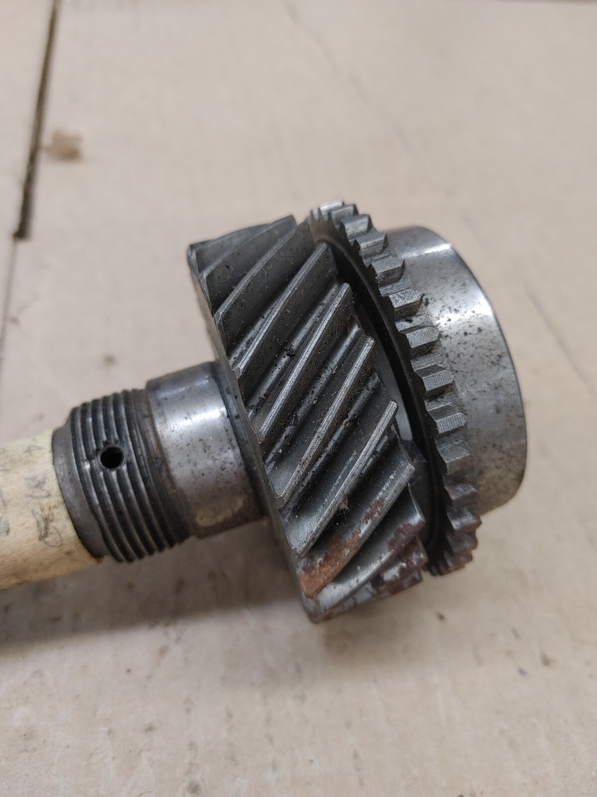 19631964 Muncie M20 4 Speed GM Input Shaft 3924781 24T 10 Spline Wide