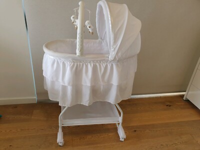 chloe rocking bassinet
