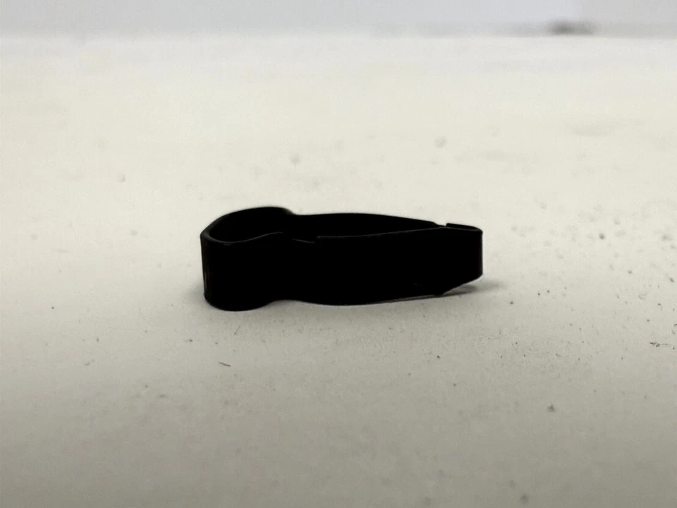 Plymouth P8 Deluxe PT-81 1939 parrilla rejilla moldura clip 842057 nuevo de stock Foto 3 de 4