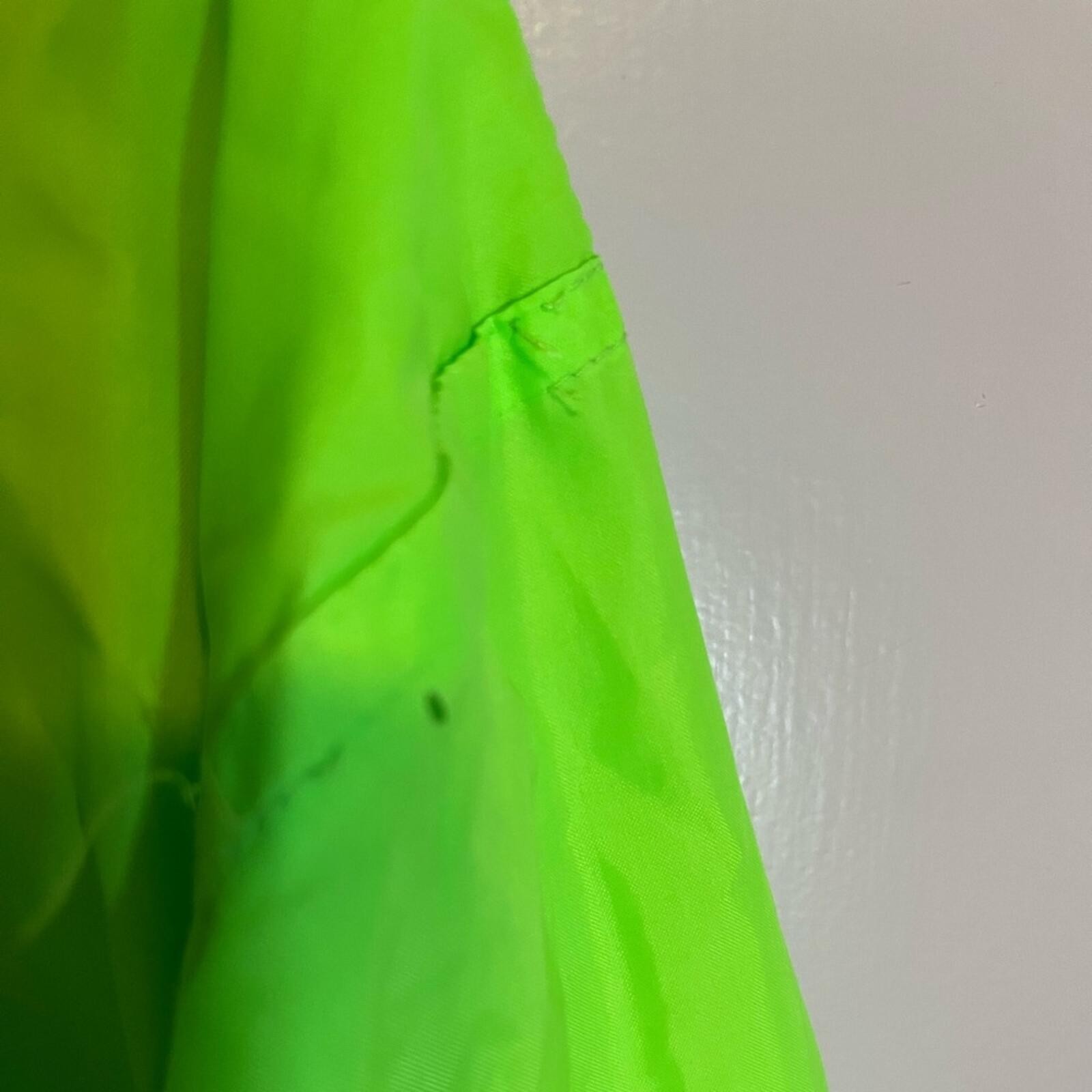 Vtg Outrageous Sports 80s/90s windbreaker quarter zip pouch neon bright green image 4