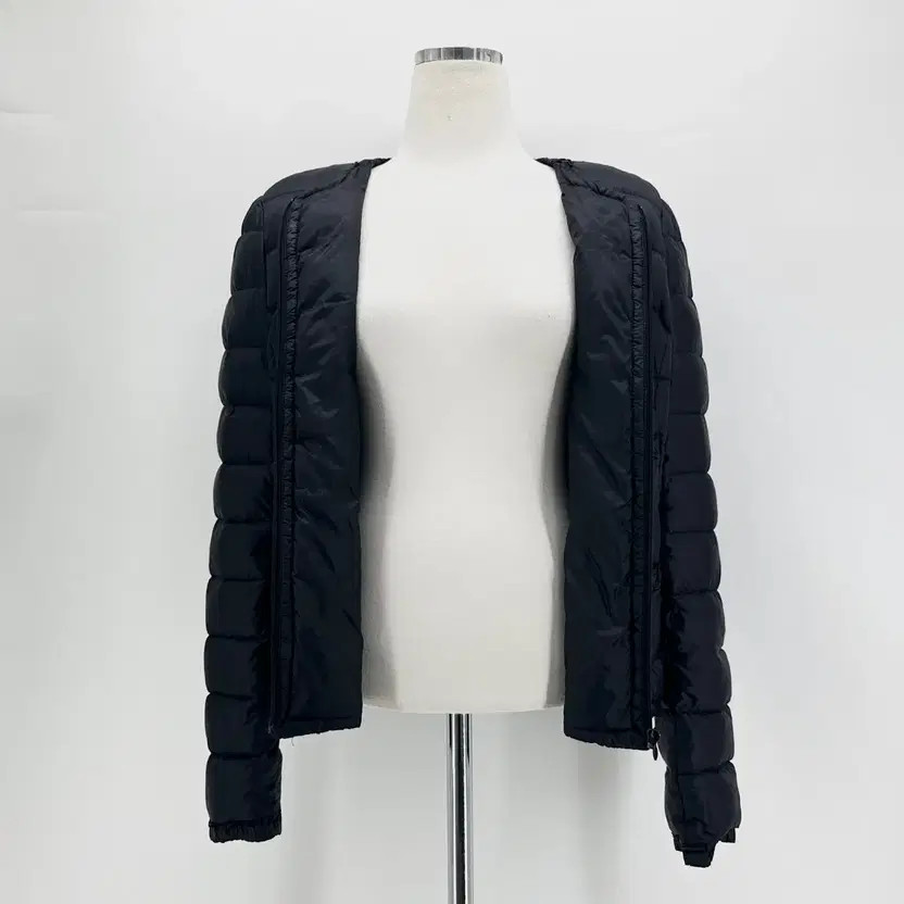 Moncler Women's Lightweight Puffer Jacket - Slight Flaws