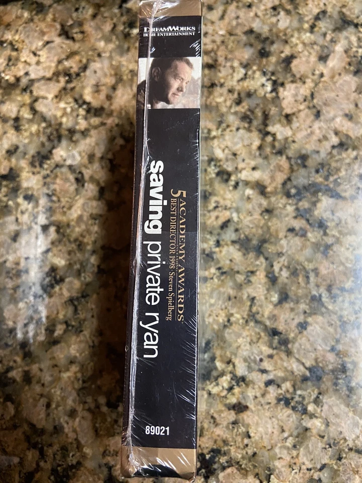 Vintage Saving Private Ryan Tom Hanks Matt Damon VHS Factory SEALED MINTY Foto 2 de 4