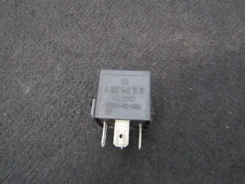 a0025421319 Relais, Arbeitsstrom v23134-b52-x336 Mercedes-Benz S- DE257930-11