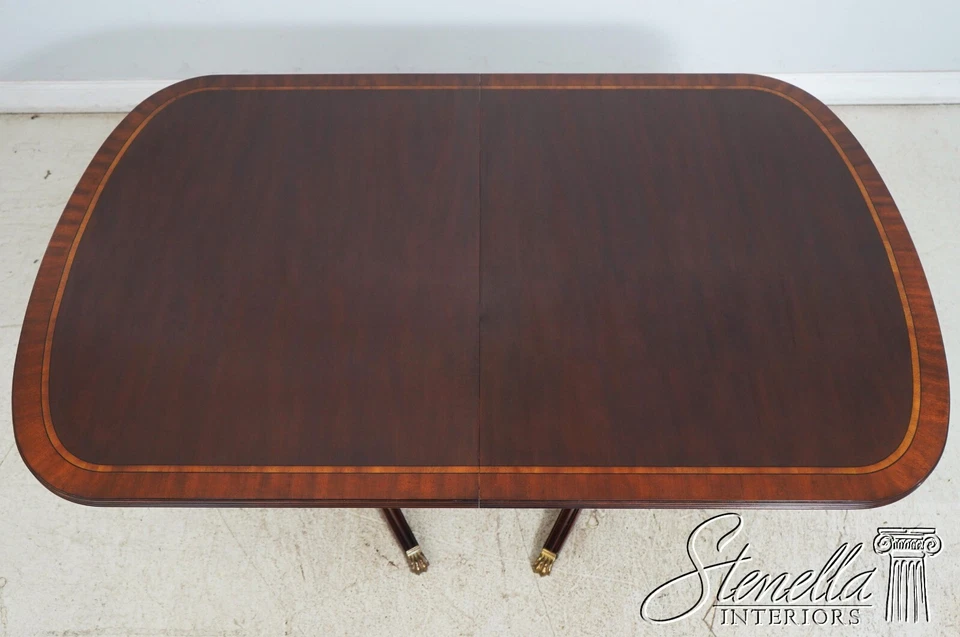 L67789: Mesa de comedor HENKEL HARRIS modelo 2207 con bandas de caoba Foto 3 de 4
