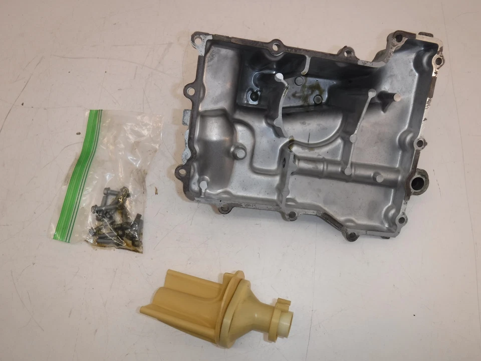 Kawasaki Ninja ZX7R 1996 cubierta inferior del cárter de aceite del motor Foto 4 de 4