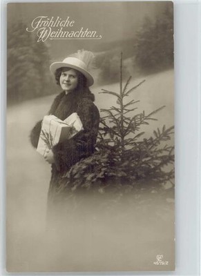 12015735 - GLCo Series 4579-2 Beautiful Woman in Fur Fashion Gets a Christmas Tree