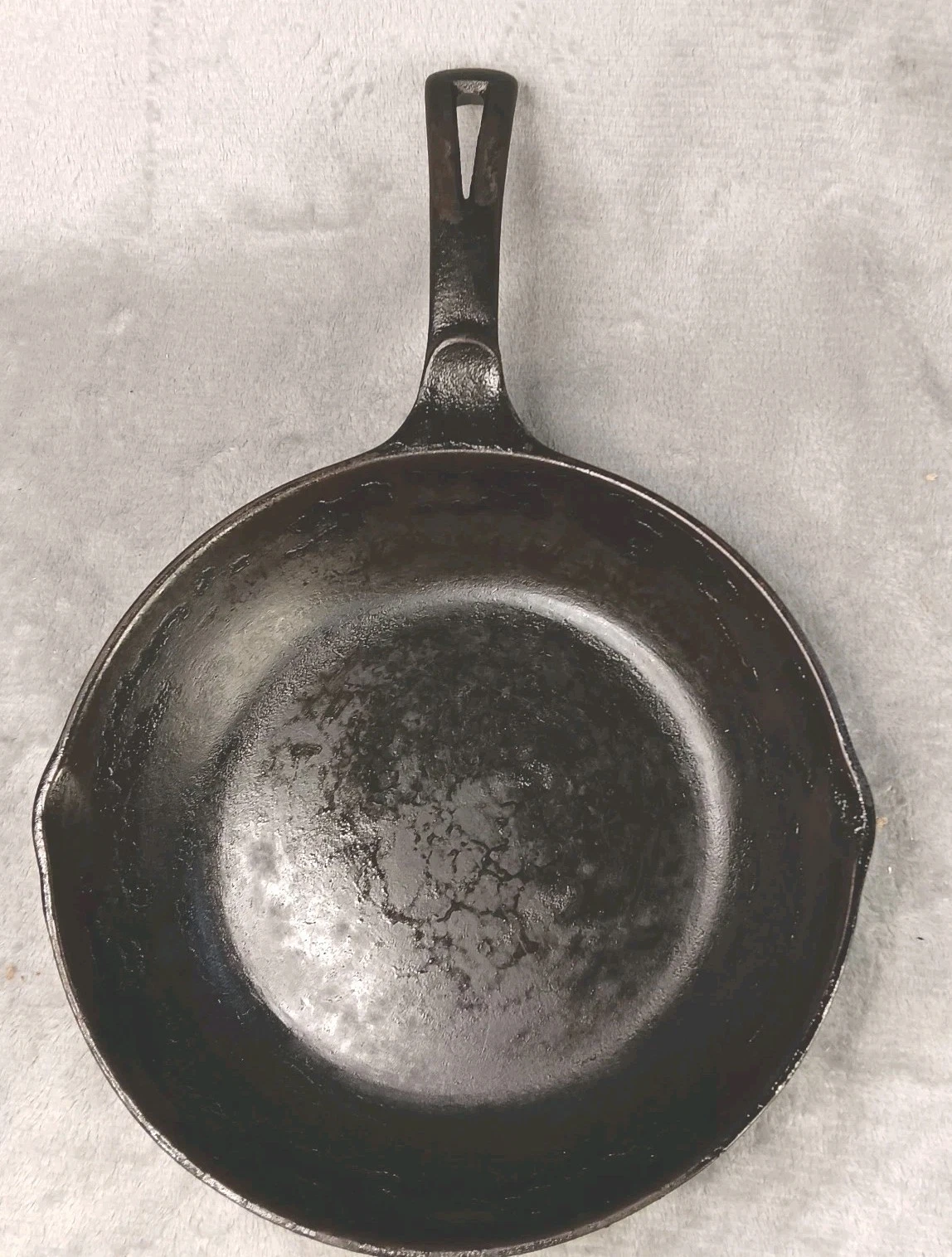 Vintage Wagner Chef Skillet 9 inch Re-seasoned PAN IS WARPED
Opens in a new window or tab