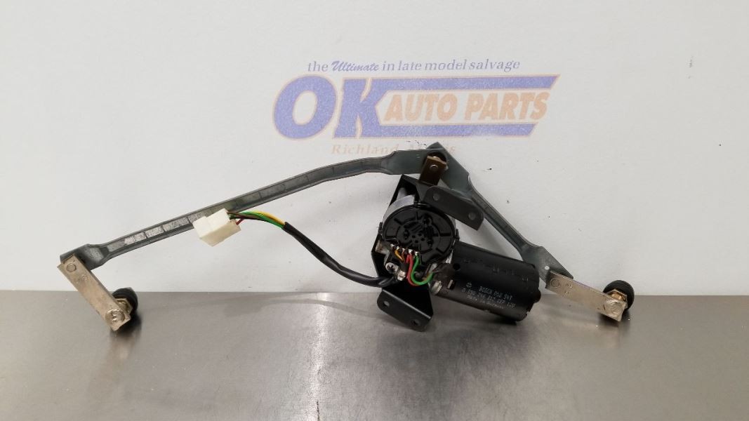 1990 FERRARI TESTAROSSA WINDSHIELD WIPER MOTOR ASSEMBLY