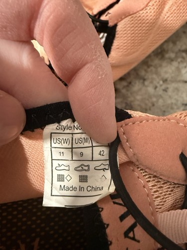 Hiitave Pink Women's Water Shoes Size 11 - Picture 4 of 4