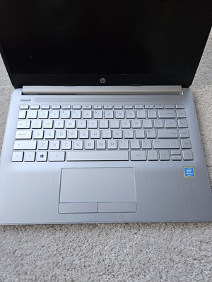 HP Laptop De 14 Pulgadas, Procesador Intel Pentium Silver N5030, Gráficos Intel UHD, SSD De 128