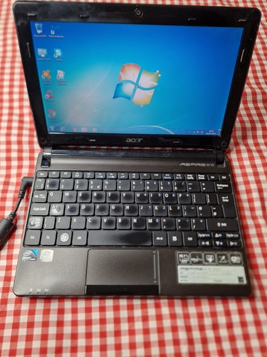 Acer Aspire One D257 Notebook laptop 10.1" 250Gb HDD 1GB RAM no battery  - Picture 1 of 15