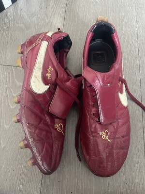 nike maroon football boots