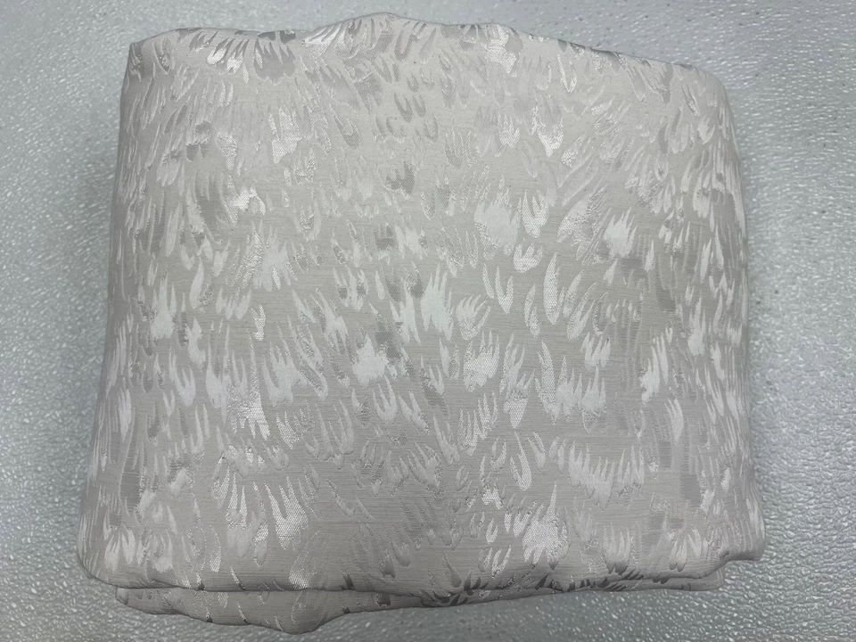 Hotel Collection Plume Off White Full/Queen Duvet Cover Preowned W/defects - Image 2 of 4