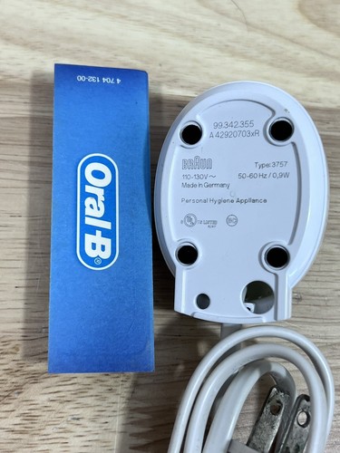 Oral-B Genius Electric Bluetooth Toothbrush Type 3758 Clean Working One Owner - 第 3/8 張圖片