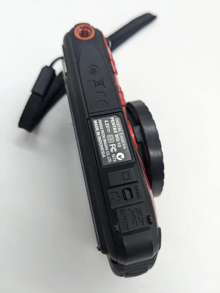 Pentax Optio WG-10 Waterproof 14MP Digital Camera Red + SD Card, Charger, & Case - Image 3 of 4