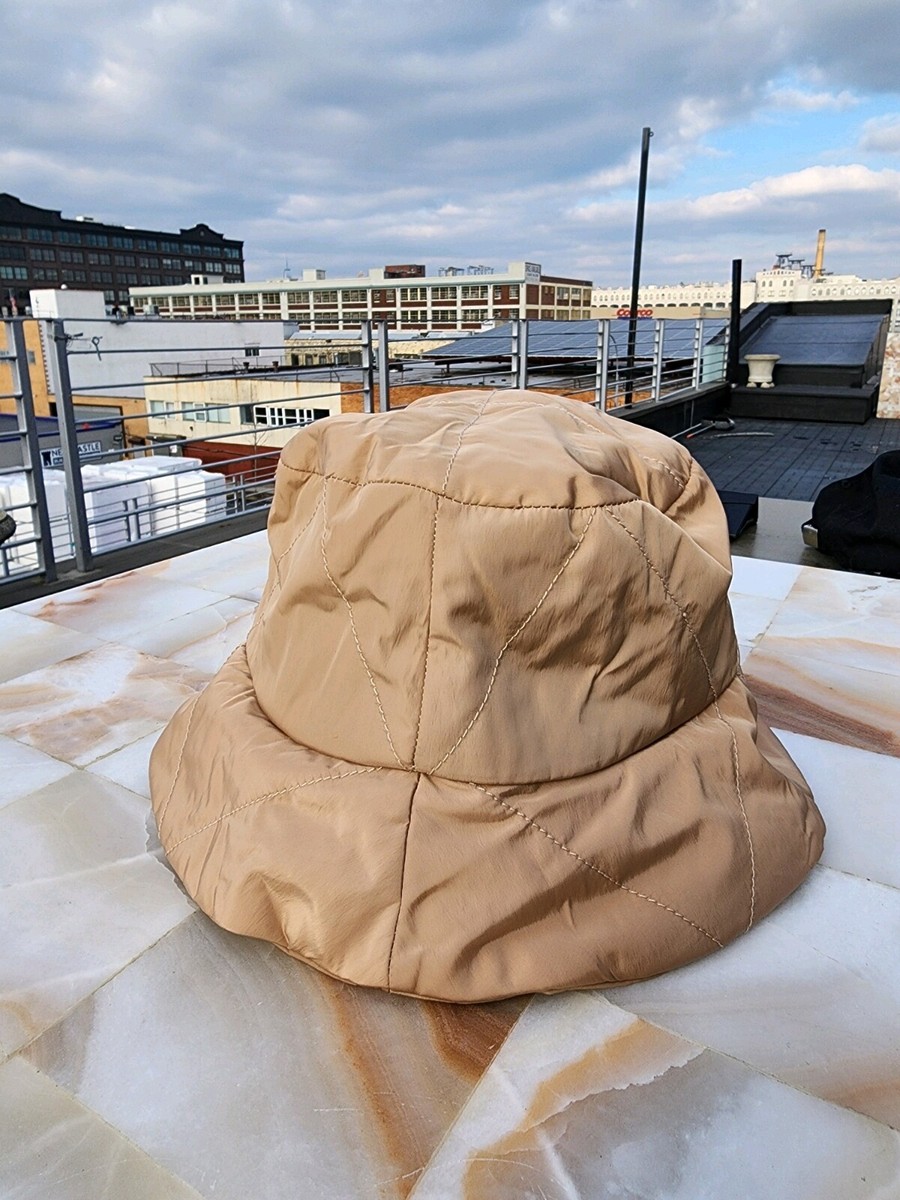Prada★素敵!Pattern Padded Puffer Bucket Hat Prada Bucket Hat Beige Print Re-Nylon Pattern Padded Puffer