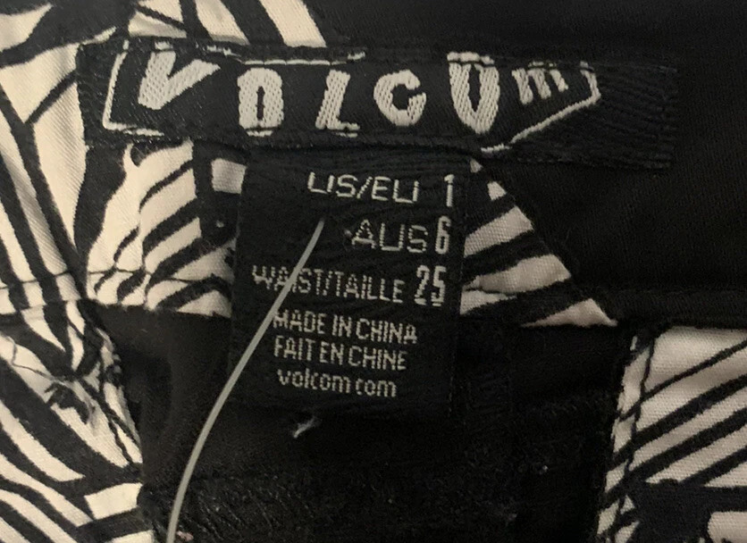 Women’s Shorts Sz 1 Black Beach Genuine Authentic - Image 3 of 4