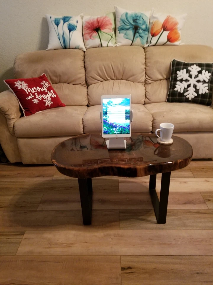 Mesa Live Edge de nogal negro/mesa auxiliar XL.  Rebanada de madera Naturally Form, mesa  Foto 2 de 4