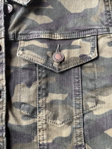 Judy Blue Denim Trucker Jacke Damen Medium grün Camouflage Stretch Knopfleiste - Bild 7 von 12