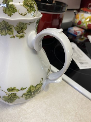 Wunsiedel Bavaria "R" Porzellan Germany Tea/Coffee Pot Vintage-Green leaf design - Picture 6 of 6