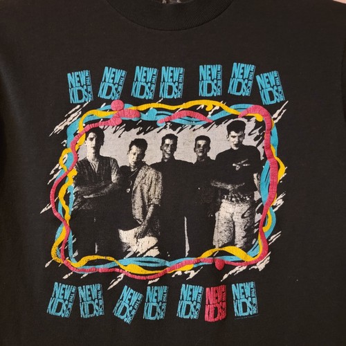 New Kids On The Block YOUTH T-shirt Puff Print Sz 6/8 - Picture 4 of 5