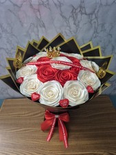 Ramo De 17 Rosas Eternas Color Rojo Y Blanco Decorado Con Lo Q Se Ve En La Toto