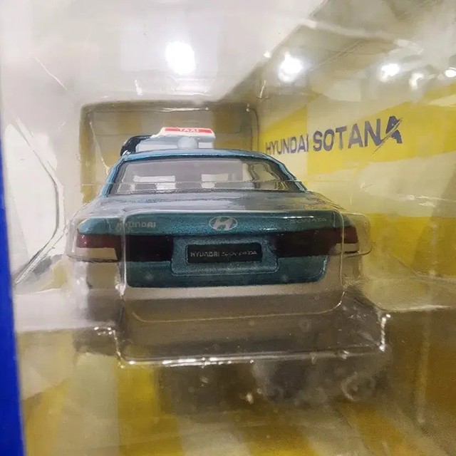 Hyundai Sonata Taxi Diecast Model 1:32 Scale