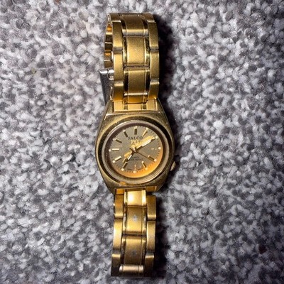 Salco Quartz Gold Tone Watch Stainless Steel Back Japan Movement   Vintage Style
