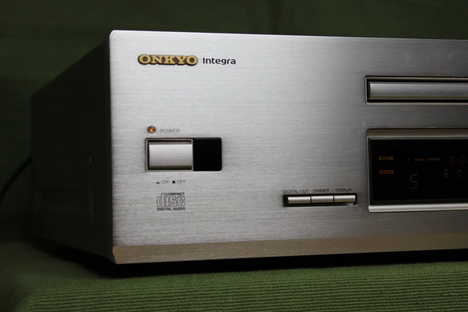 Onkyo DX-7711 Reproductor De CD + Color Con Nuevo Láser - Imagen 3 de 4