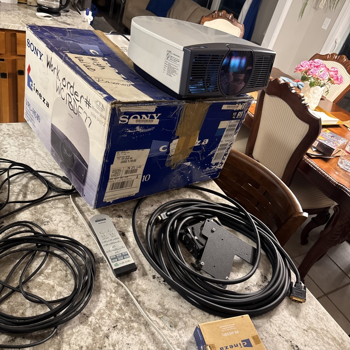 SONY LCDビデオプロジェクター\