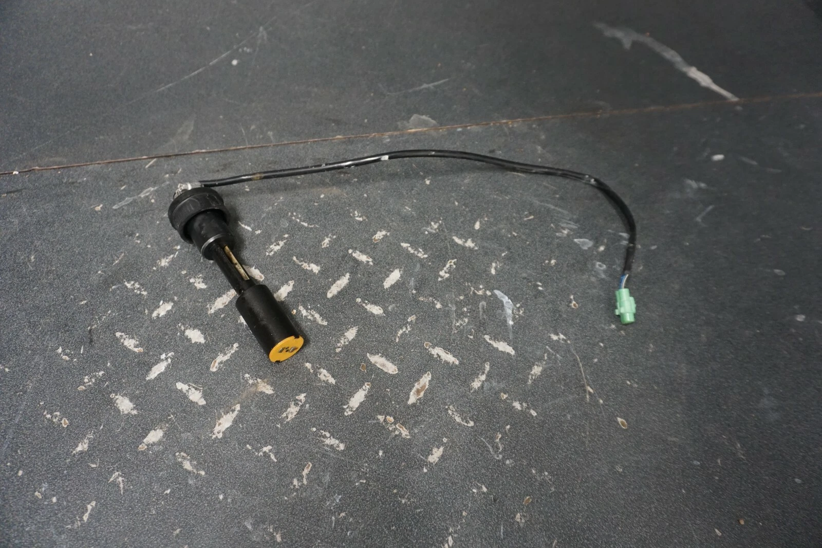 1995-97 Kawasaki PWC Jetski OEM Oil Level Sensor Switch Assembly 27010-3782 ZXI