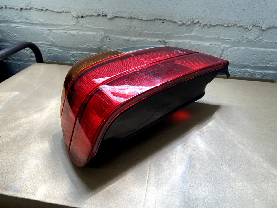 Conjunto de lámpara trasera lateral izquierda BMW 740i 750iL 1995-1998 OEM con bombillas 63218352027 Foto 3 de 4