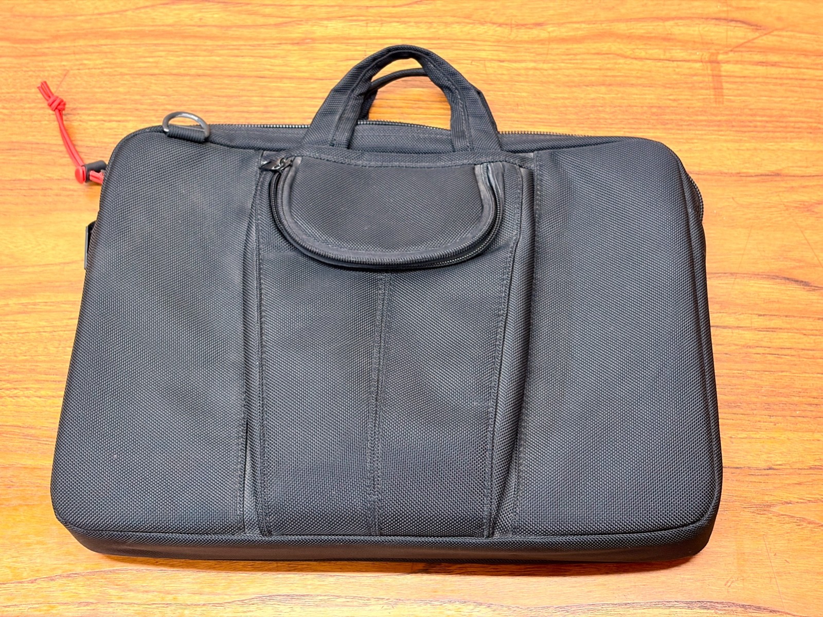 Brenthaven 17" Laptop, Tablet, iPad Zipper Close Bag with Zi
