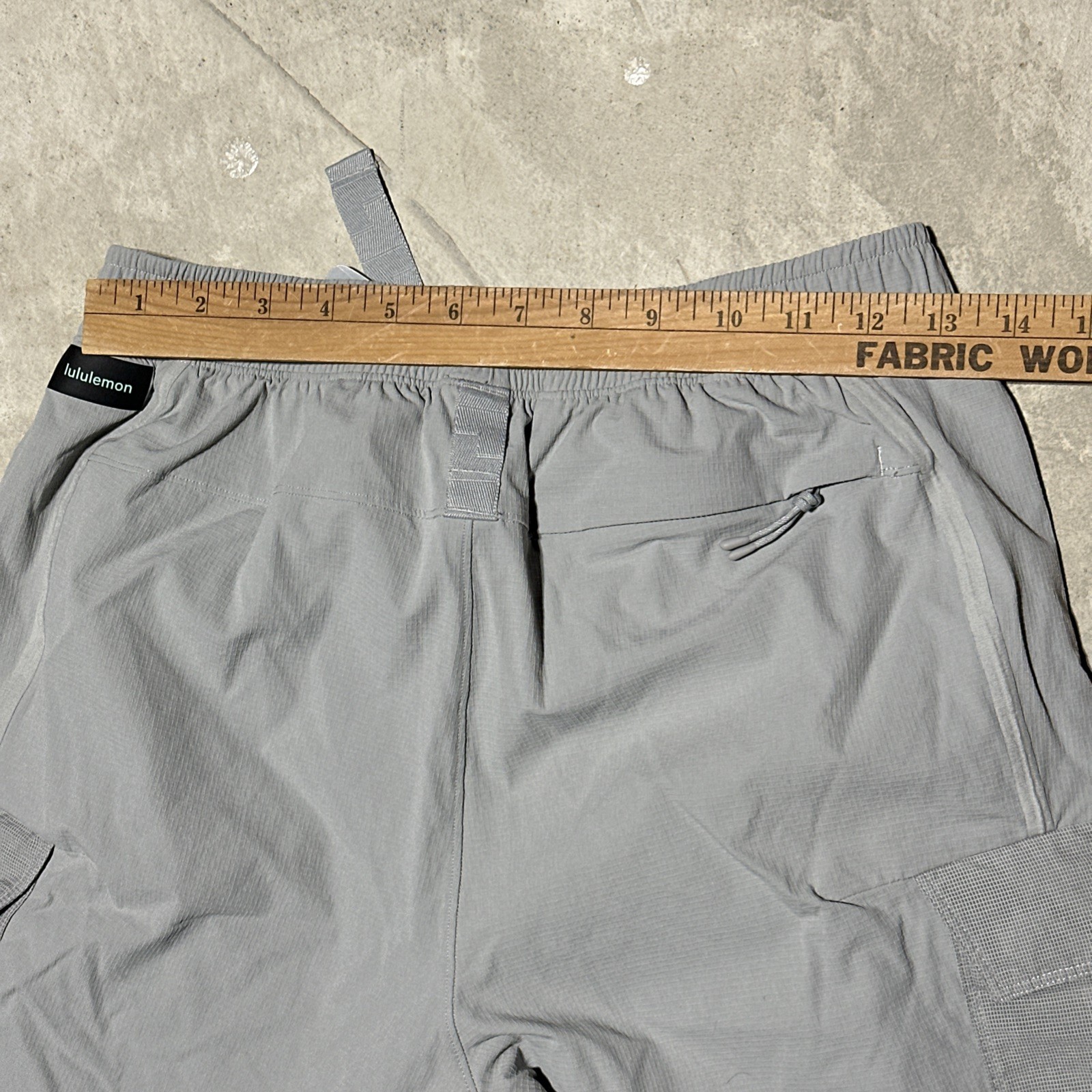 Lululemon Convertible Hiking Pant Men’s Size Small Seal Grey SEAL ...