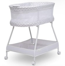 Delta Children Waves Bassinet White / Grey 25033-2239