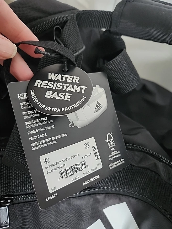 Bolsa de ginástica Adidas Defender IV pequena - MARCA NOVA COM ETIQUETAS com alça de ombro - Imagem 4 de 4