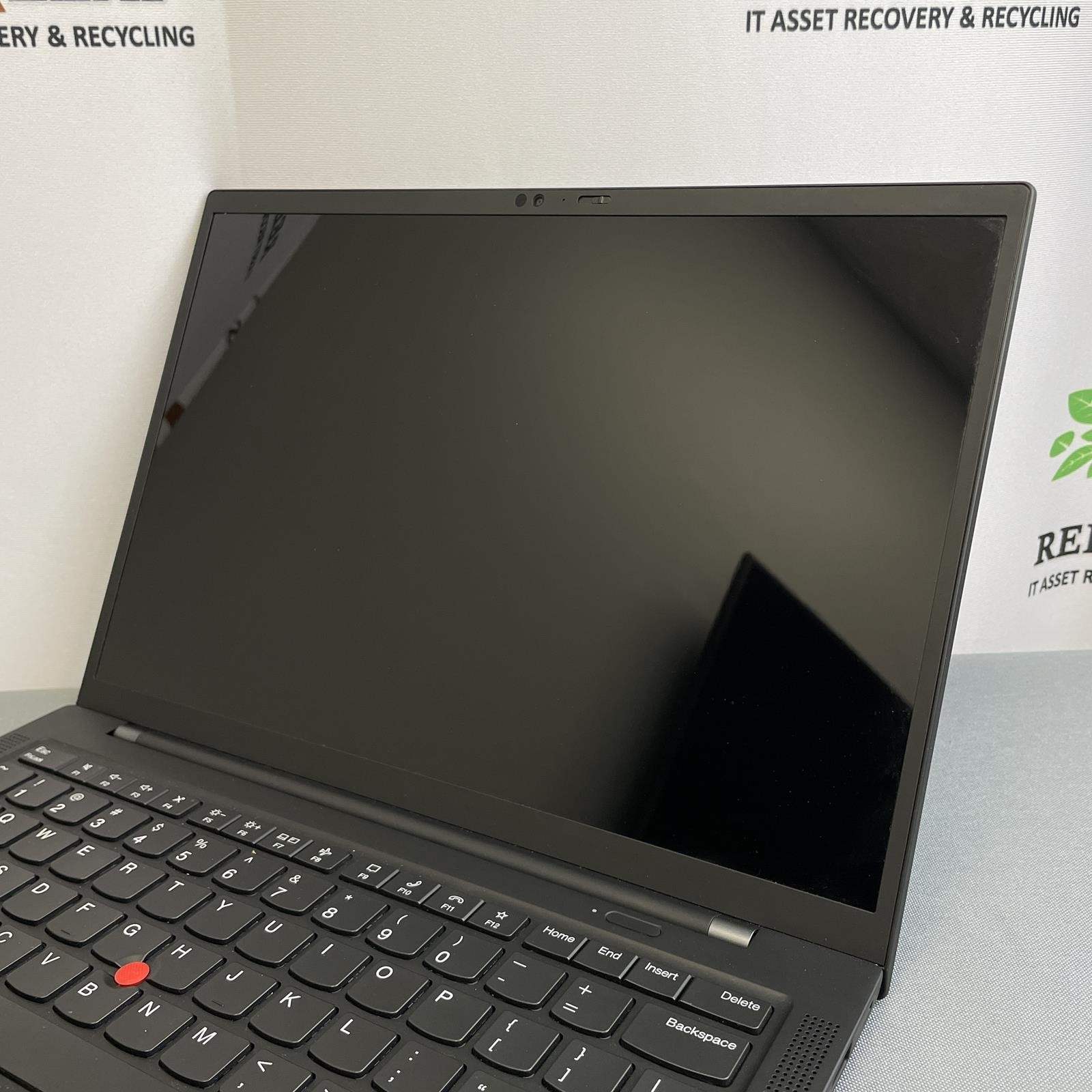 LENOVO ThinkPad X1 Carbon Gen 9, 14-Inch Laptop, with Core i7 1185G7, None NVMe (Non-Volatile Memory Express), Windows 11 Pro