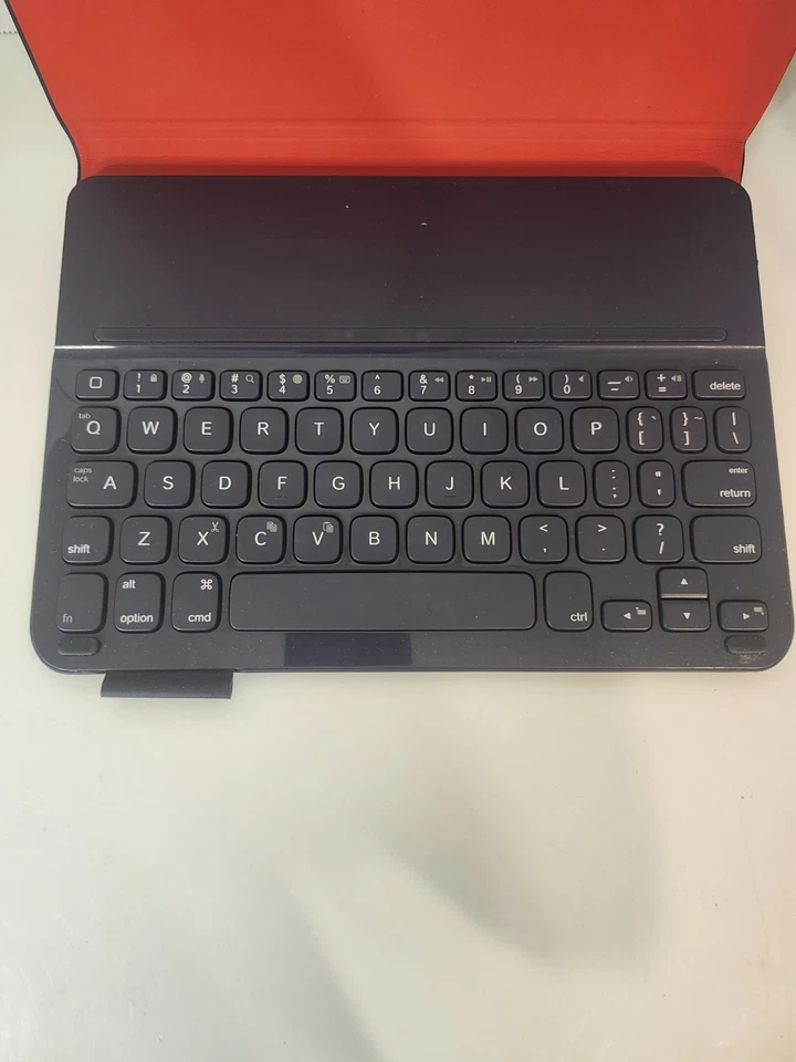 Logitech Teclado Ultradelgado Folio AZUL MARINO MEDIANOCHE Para iPad 5 Foto 3 de 4