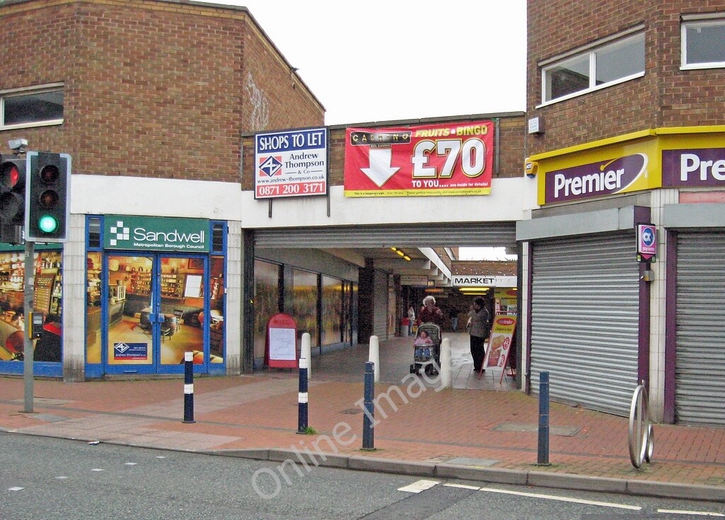 Photo 6x4 High Street, Cradley Heath Brierley Hill/SO9286 Entrance to