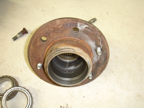 WHEEL HUB FRONT 77-91 CHEVY GM DANA 44 OR 10 BOLT LARGE BEARING SPINDLE STYLE - Picture 3 of 3