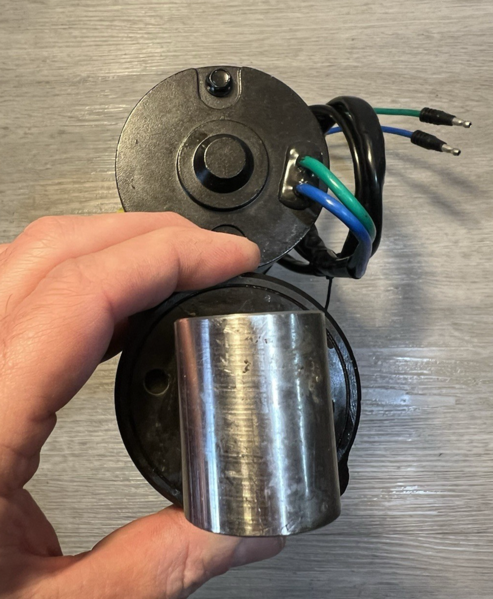 1993-1996 Mercury 2-STROKE outboard 50-60 hp power tilt and trim