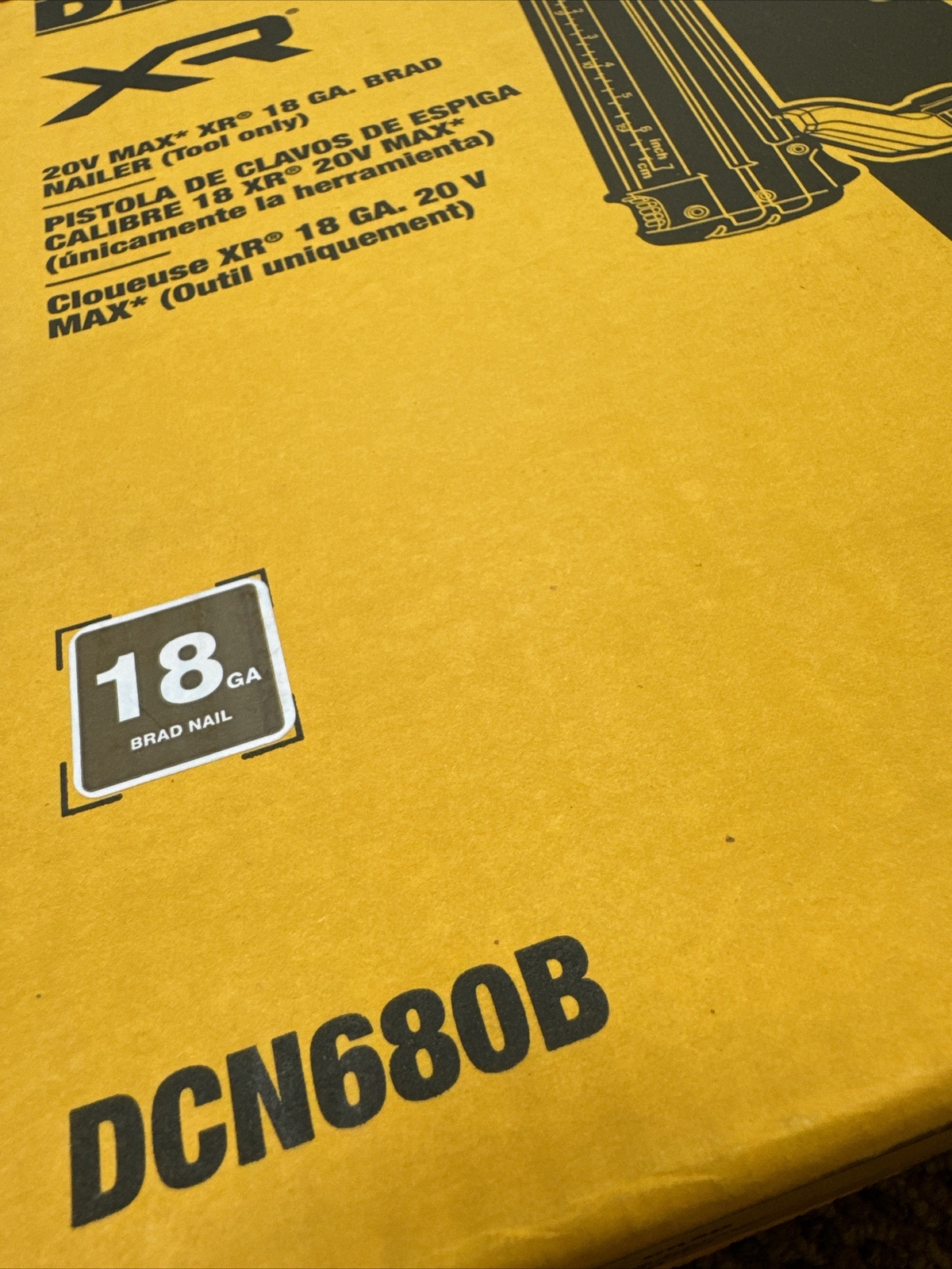 DEWALT 20 V MAX XR 18 Gauge Brad Nailer (Bare Tool) DCN680B