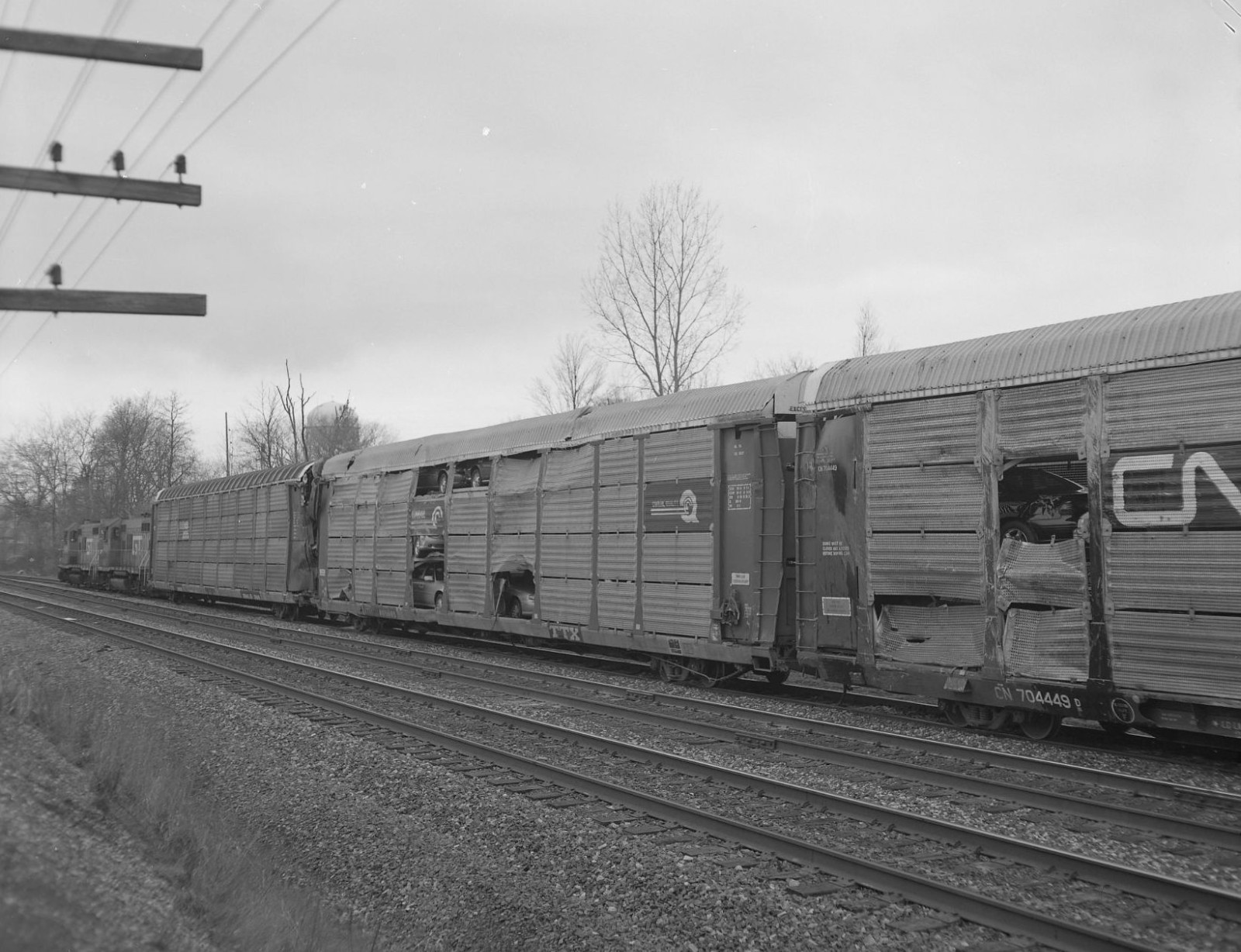 26AA069 (5) 1998 NEG WRECK DERAIL GRAND TRUNK WESTERN RAILROAD CHARLOTTE MI