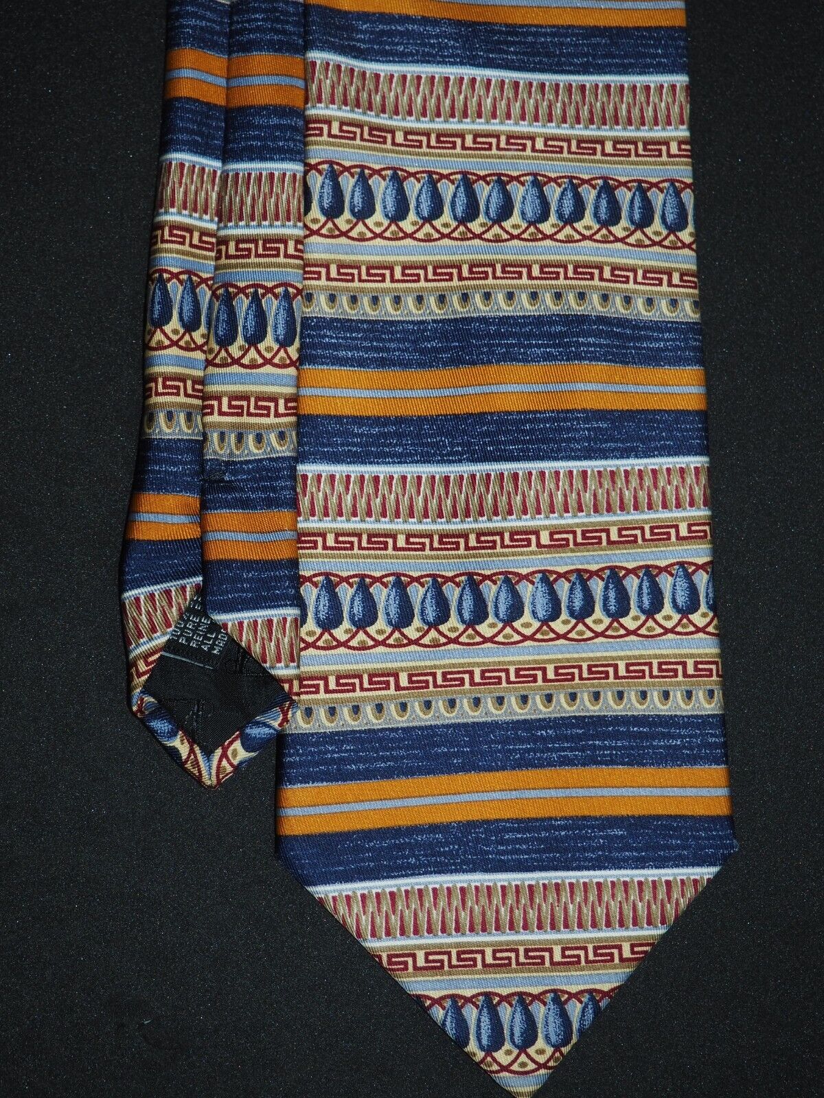 Foto 1 di 8