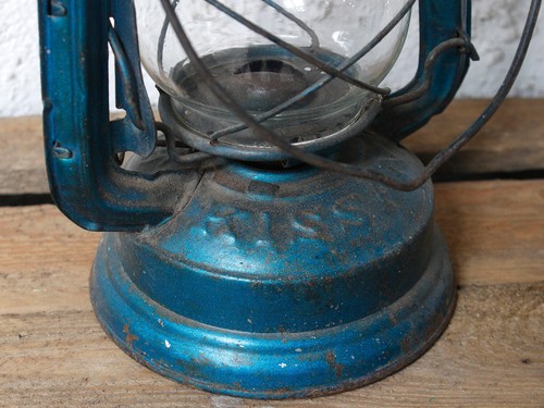 Old Blue Storm Lantern Tea Light Lamp - Picture 4 of 5